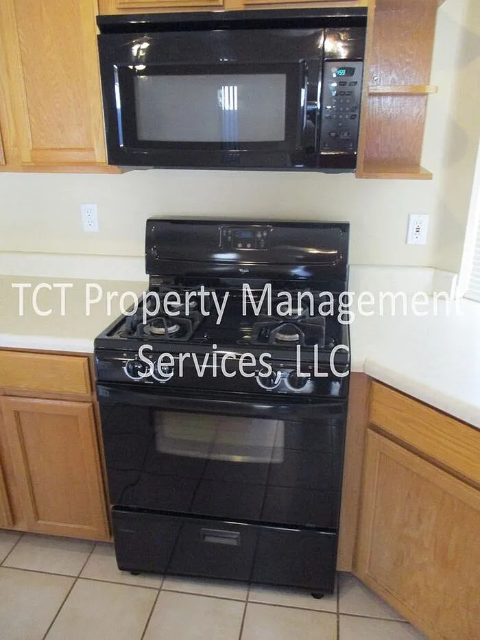3 bed, 2.0 bath, 1509 sqft, $1,995 — Photo 4