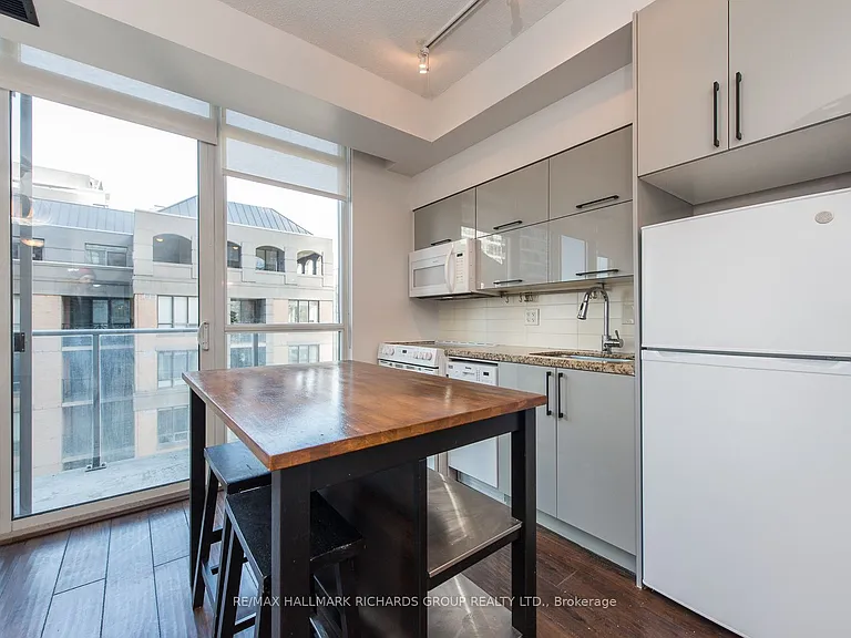 126 Simcoe St #1507 — Photo 8