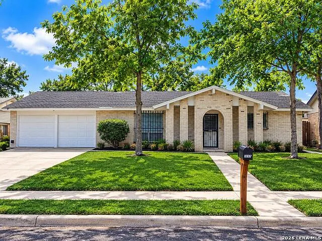 3 bed, 2.0 bath, 1320 sqft, $1,800 — Photo 1