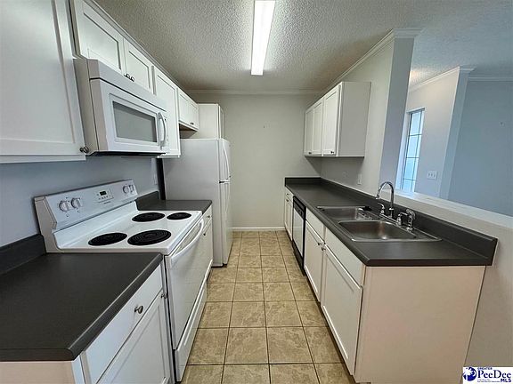 4th image of 711 Coventry Ln APT B1