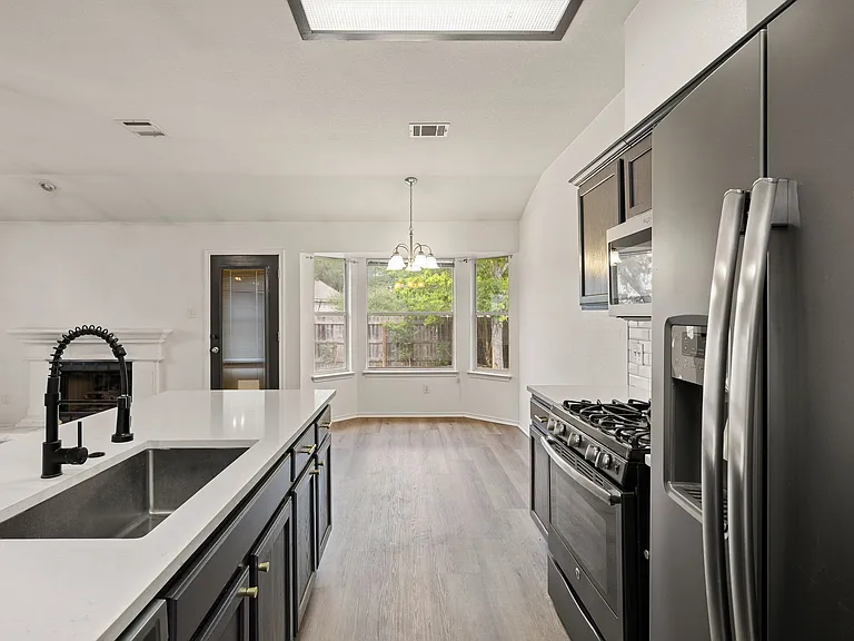 903 Luke Ln — Photo 18