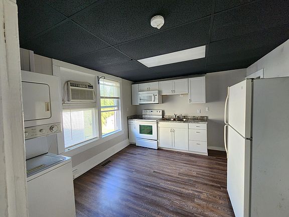 3rd image of 109 W Holston Ave #1