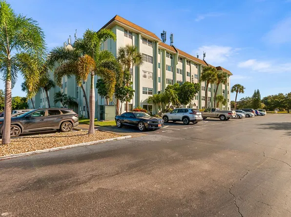 801 83rd Ave N APT 515, Saint Petersburg, FL 33702