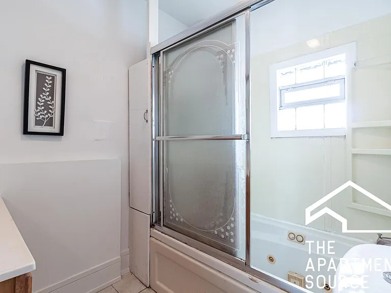 1634 N Whipple St #2E — Photo 10