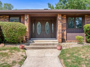 18561 Carriage Ln, Lansing, IL 60438