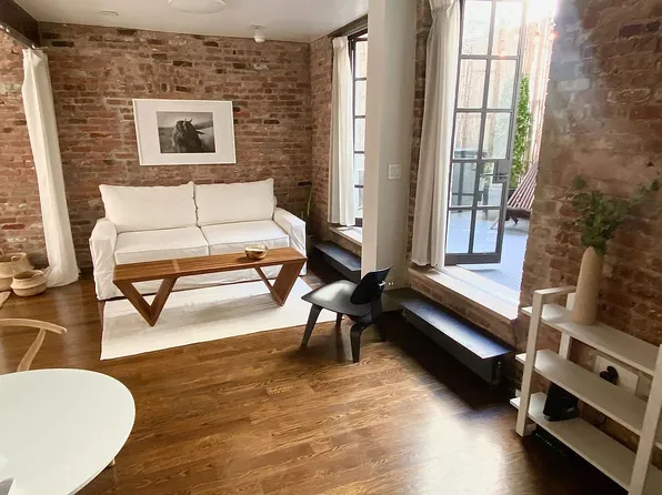 317 E 3rd St APT 9, Manhattan, NY 10009