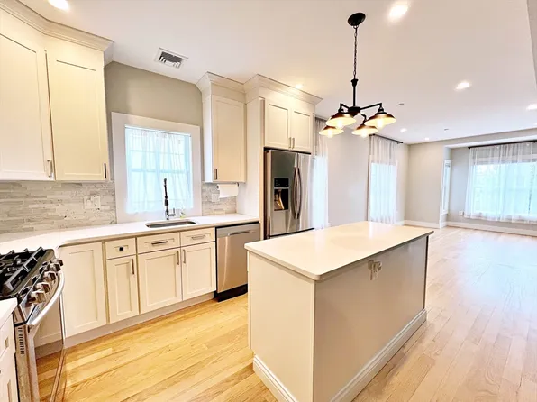 186 Havre St Unit 8, East Boston, MA 02128