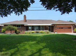 22483 Revere St, Saint Clair Shores, MI 48080