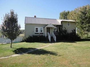 1553 N 1100th Rd, Lawrence, KS 66046