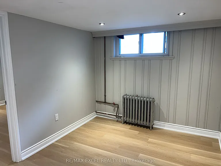 1284 Pharmacy Ave #BASEMENT — Photo 7