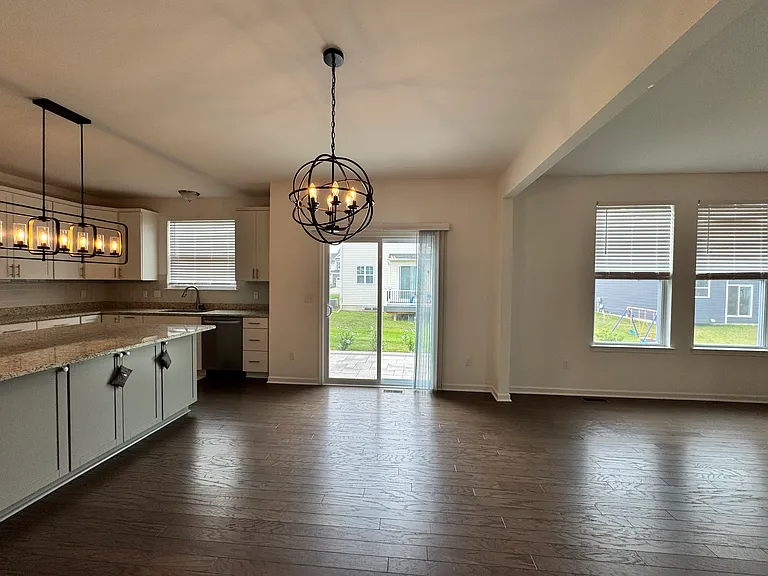 278 Springview St — Photo 10