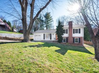 14 Lynwood Cir, Asheville, NC 28806