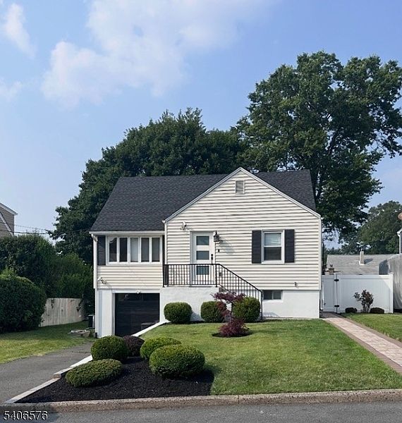 1st image of 29 Grandview Dr