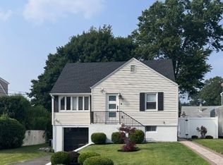 29 Grandview Dr, Woodland Park, NJ 07424