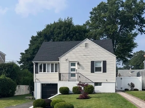 29 Grandview Dr, Woodland Park, NJ 07424