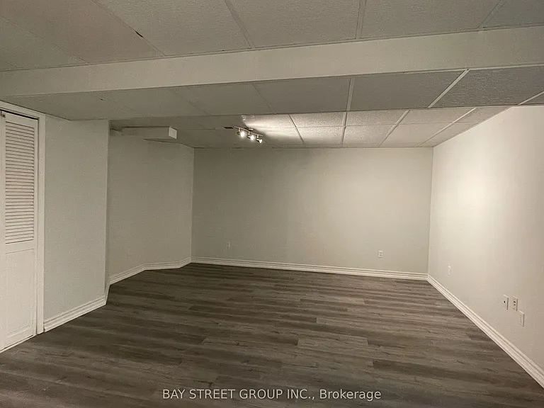 27 Lindsay Ct — Photo 24