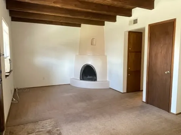 2394 Camino Capitan, Santa Fe, NM 87505
