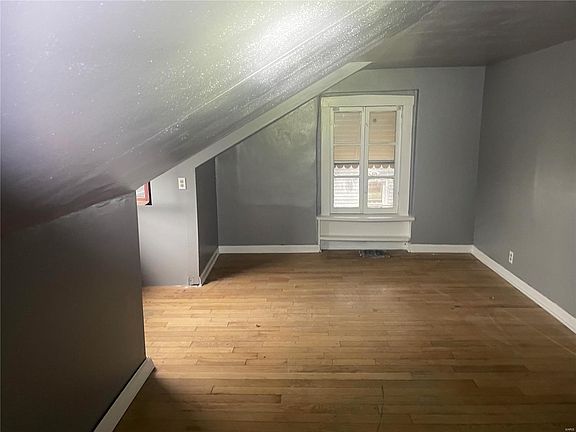 4th image of 4111 Louisiana Ave