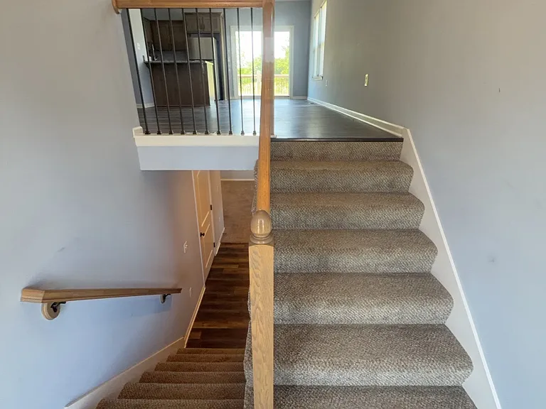 112 S McGee St — Photo 5