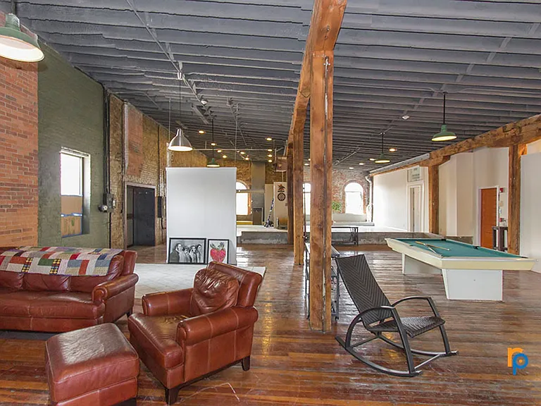 1622 Vine St — Photo 10