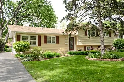 317 Elmwood Dr photo 1