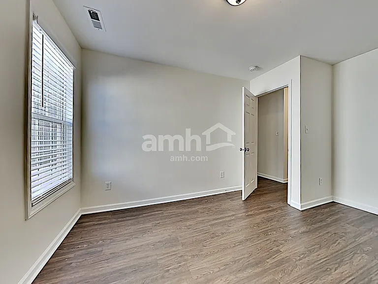 8008 Willowglen Dr — Photo 21