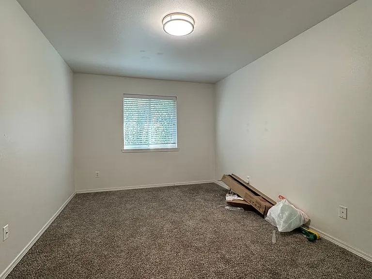 1512 Brook Ct — Photo 17