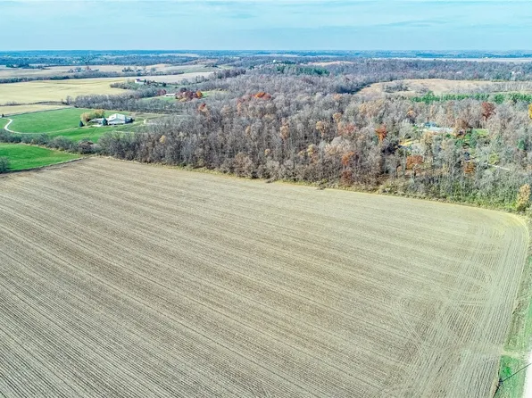 Wood Grove Rd, Mount Vernon, IA 52314