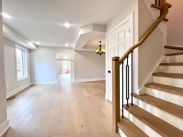 100 Woodroof Cres — Photo 10