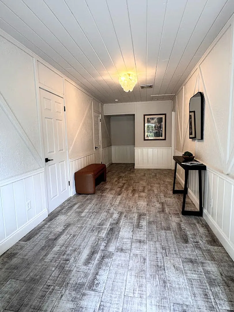 Modern Comfort Awaits at 3012 Justamere Ln Your Perfect Lakefront Florida Retreat! — Photo 4