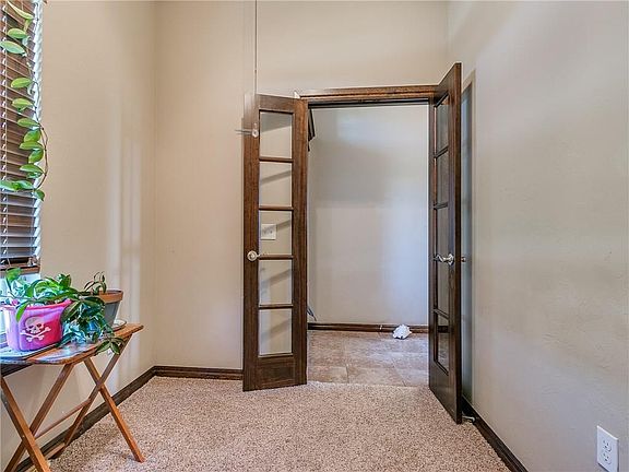 4th image of 2313 Wheatfield Ave