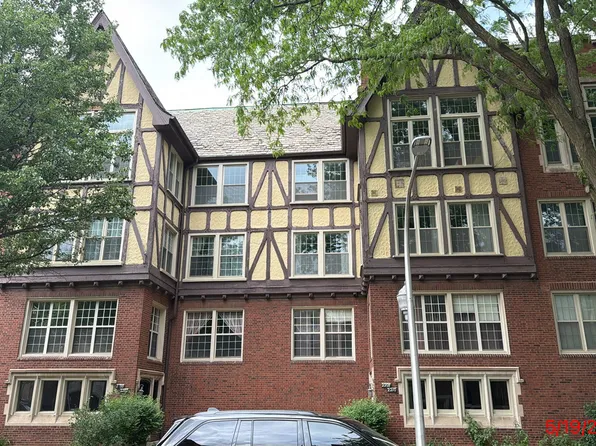 2200 E 70th Pl #203, Chicago, IL 60649