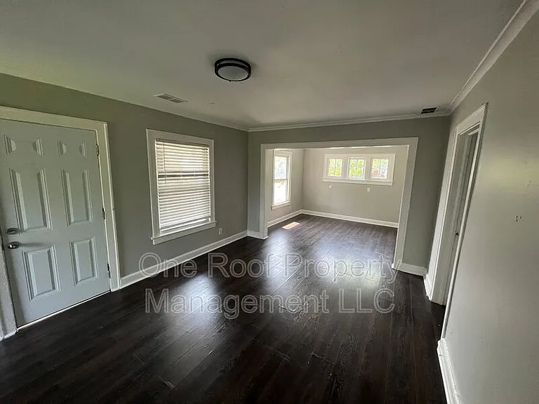 2450 Benton Blvd #B — Photo 9