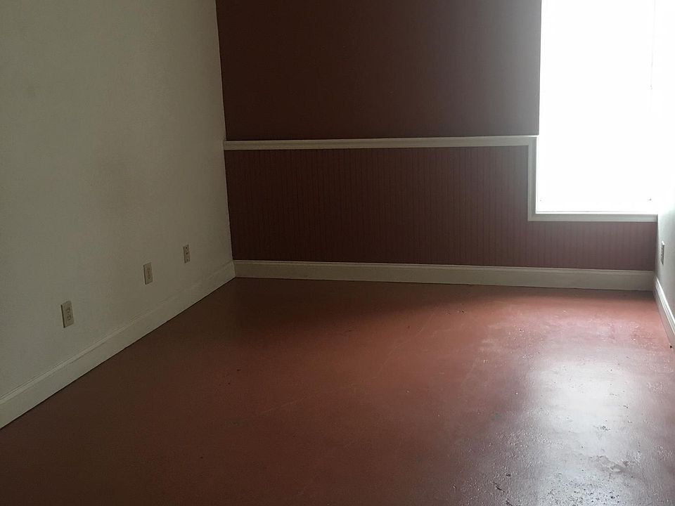 2nd image of 223 S Walnut St APT 4