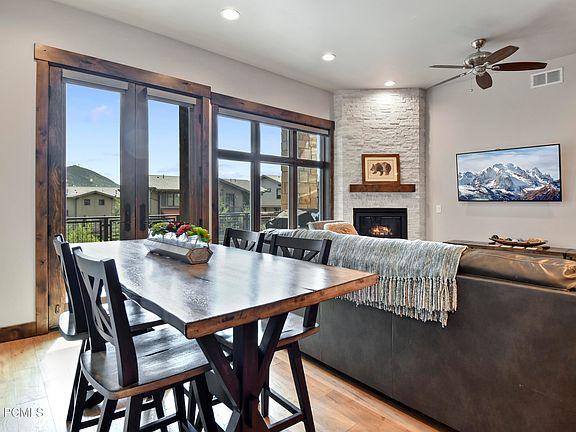4th image of 3793 Blackstone Dr Unit 2H