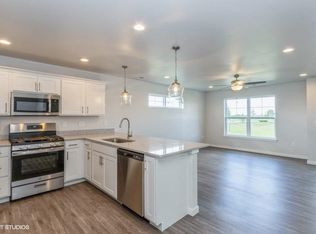 2253 Saint Andrews Dr, North Liberty, IA 52317