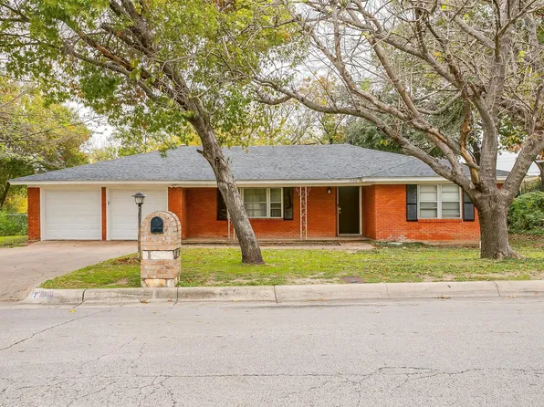2320 Capri Dr, Fort Worth, TX 76114