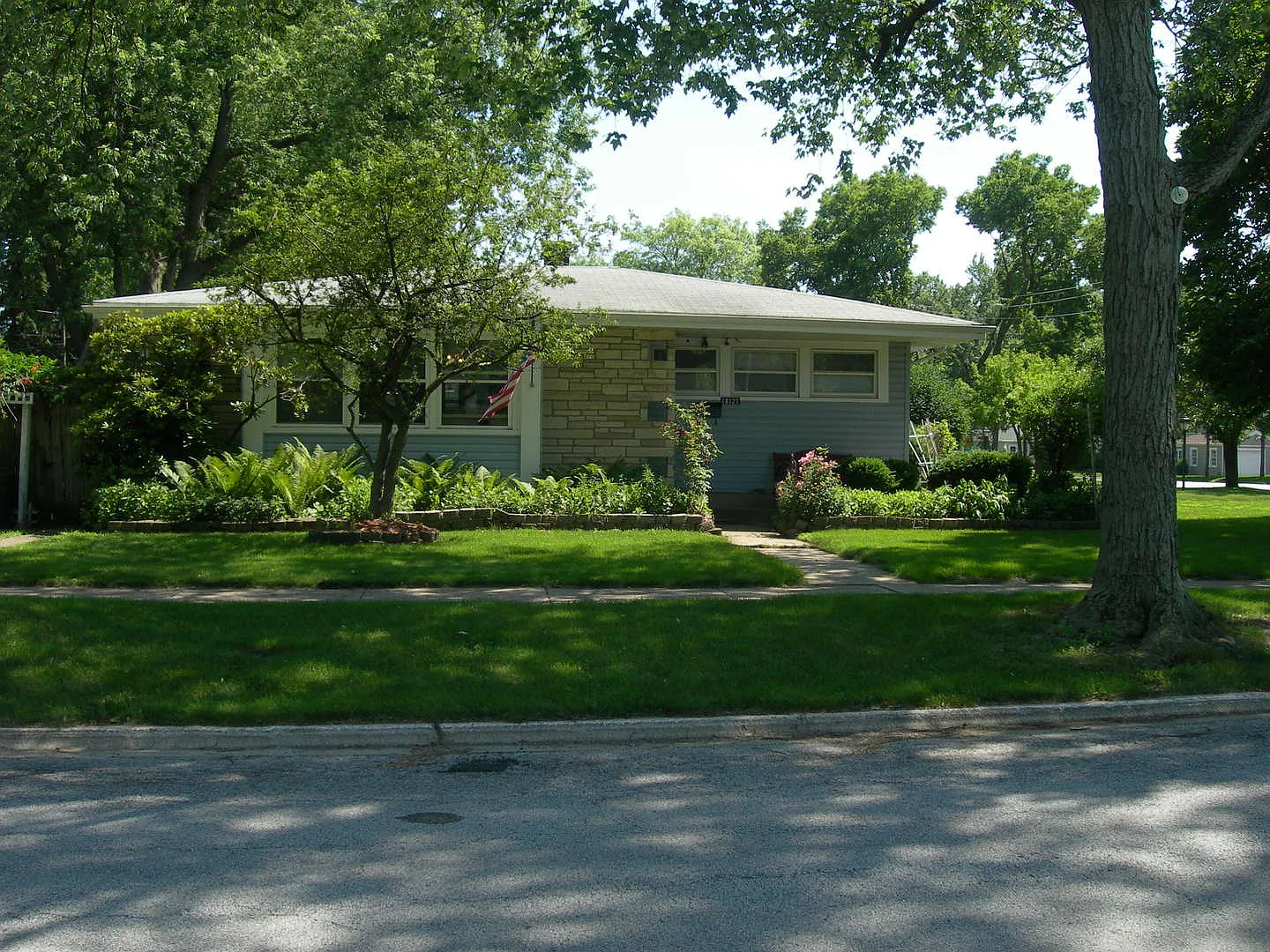18127 Center Ave photo 1