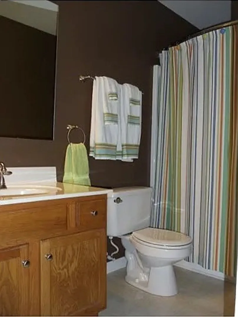 Room in 3 Bedroom Home at McGoogan Ln — Photo 1