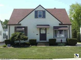 13700 Maple Leaf Dr, Garfield Heights, OH 44125