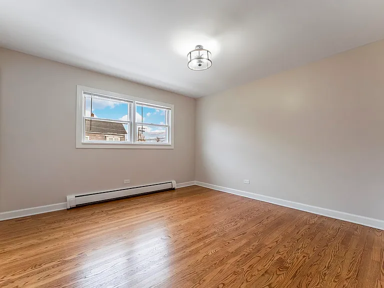 6031 W Addison St #1 — Photo 6