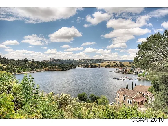 578 Thomson Ln photo 1