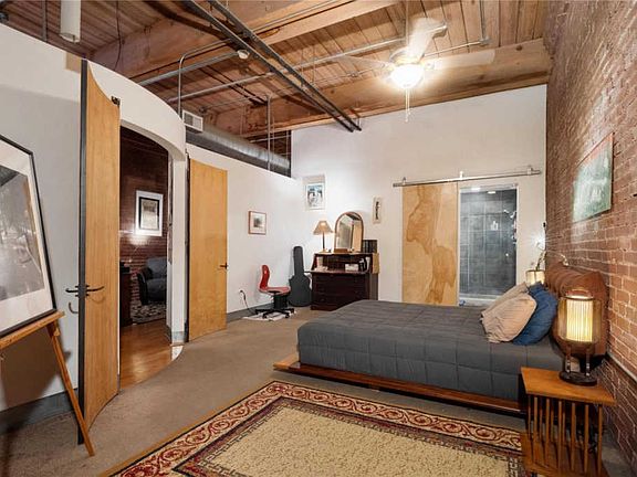 4th image of 1312 Washington Ave APT 2B
