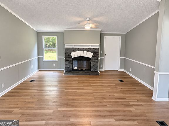 2nd image of 120 Hunters Ridge Dr