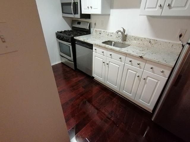2nd image of 527 N Armistead St APT 201