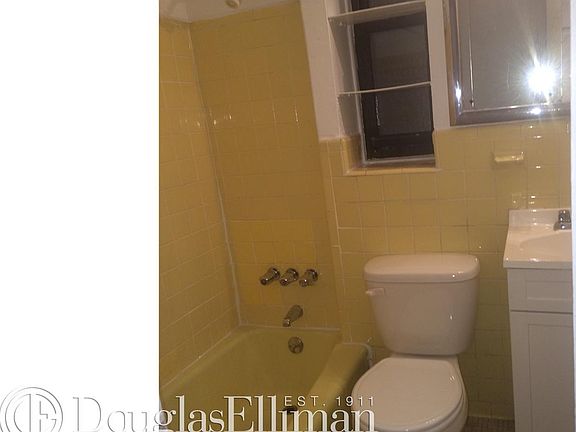 5th image of 212 E 83rd St APT 4B
