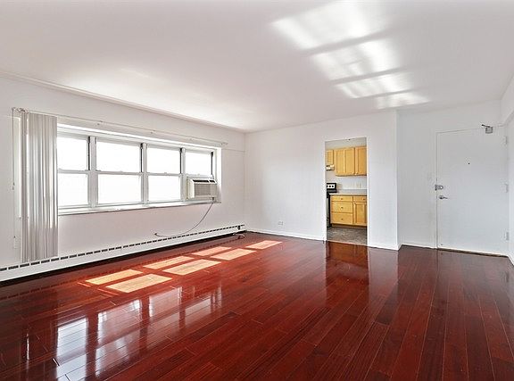 3rd image of 4970 N Marine Dr APT 622