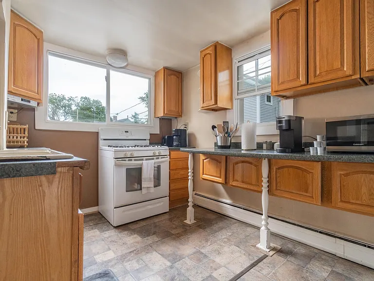 170 Church St — Photo 15