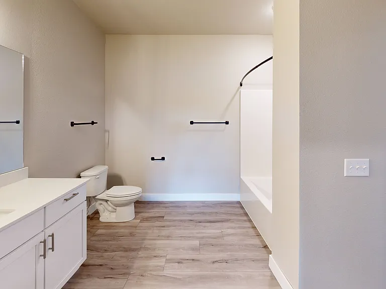 Archway Apartments | 2 Bedroom XL | 2 Bath