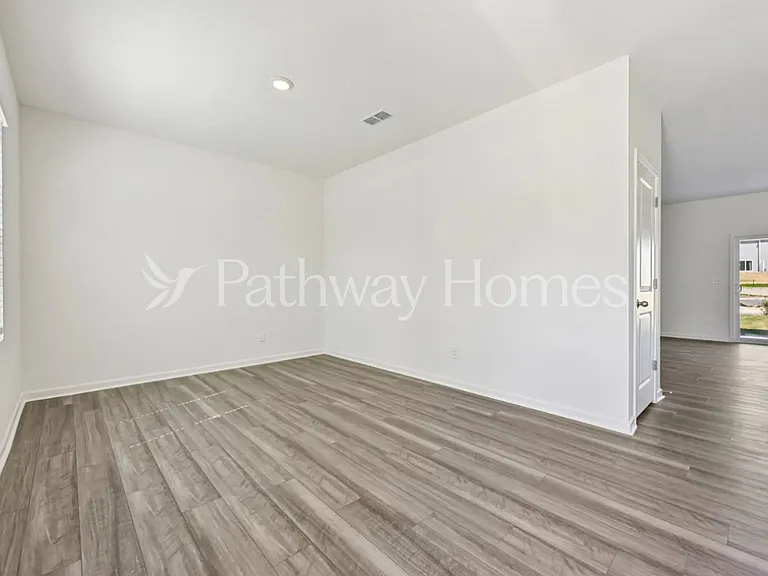 12721 Haymarket Rd — Photo 4